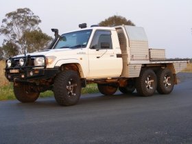 Toyota Land Cruiser 79 6x6