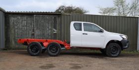 Hilux 6x6 by Pickup Systems