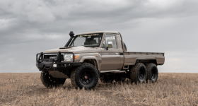 Tom's Fahrzeugtechnik Toyota LandCruiser 6x6